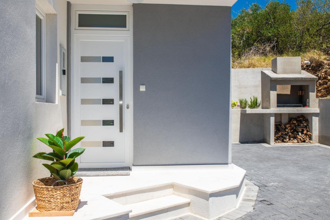 Luxury Holiday Home Dioniz Подгора Экстерьер фото