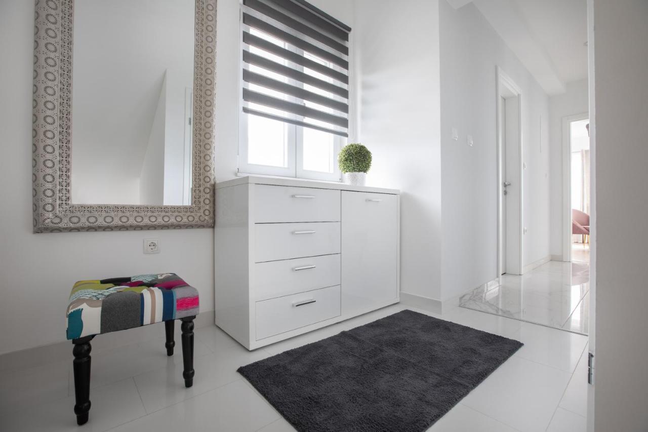 Luxury Holiday Home Dioniz Подгора Номер фото