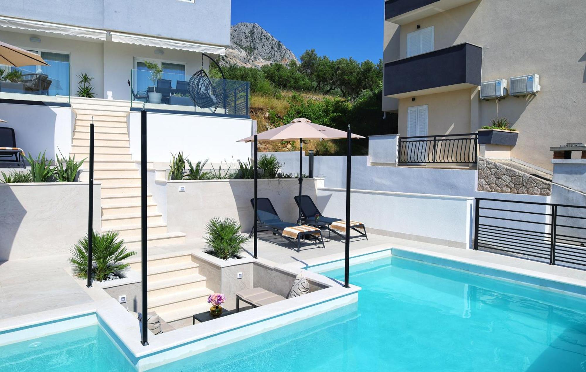 Luxury Holiday Home Dioniz Подгора Экстерьер фото