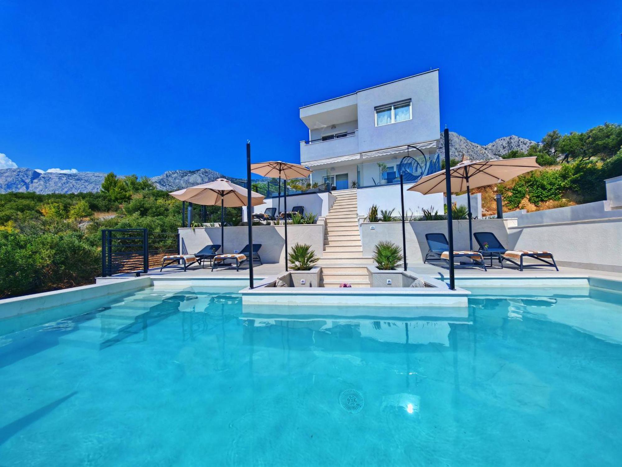 Luxury Holiday Home Dioniz Подгора Экстерьер фото